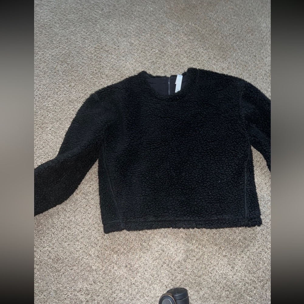Lululemon  midriff size 4